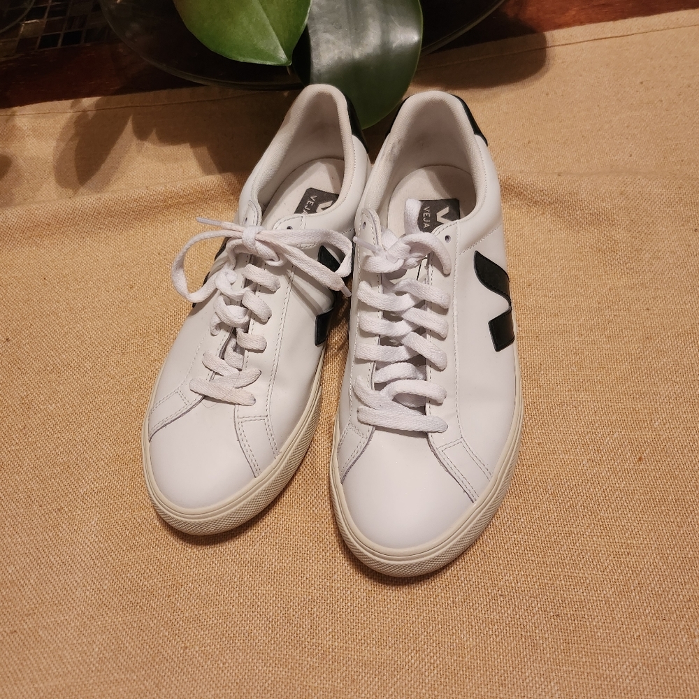 Veja Sneakers size 8